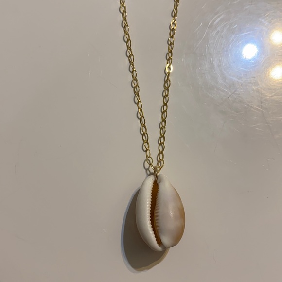 Salty & Sunkissed Jewelry - Cowrie (Pukka) Shell Necklace